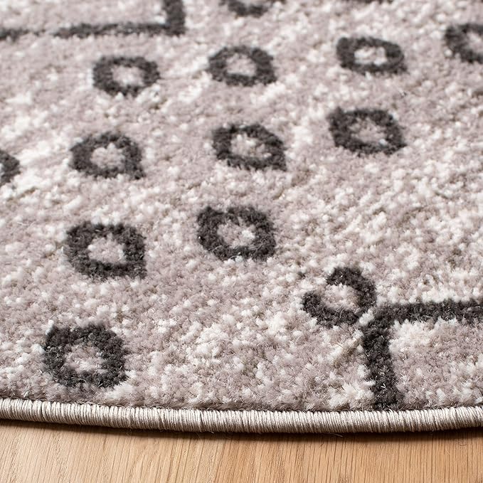 SAFAVIEH Amsterdam Collection Area Rug - 4' Round, Light Grey & Brown, Moroccan Boho Design, Non-Shedding & Easy Cleaning, Ideal for Living Room, Bedroom, Dining Space (AMS108F)