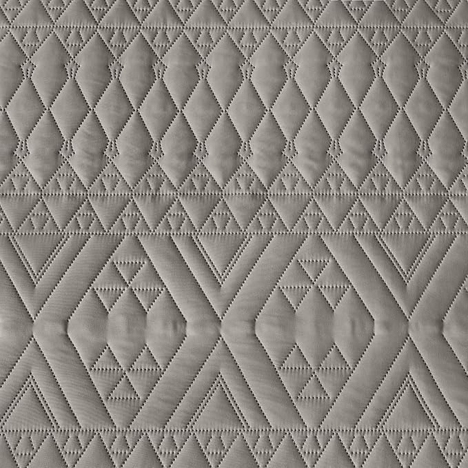 akkialla King/Cal King Size Quilt Bedding Set,Dark Grey Lightweight Microfiber Soft Bedspread,Modern Style Geometric Pattern Coverlet Set for All Seasons,3 Piece(1 Quilt,2 Pillow Shams)