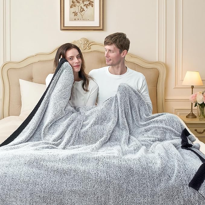 Amélie Home Knit Throw Blanket for Couch, Super Soft Fuzzy Cozy Throw, Giftable Knitted Blanket for Women Men, Birthday, Sofa Bed Living Room Decor, 50" x 60", Heather Black