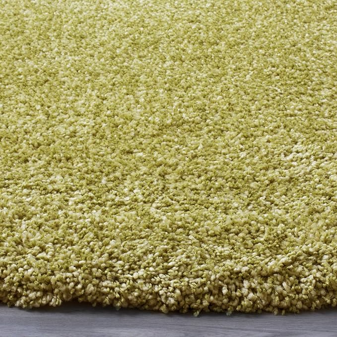 SAFAVIEH Santa Monica Shag Collection 6'7" Round Green SGN725 Solid Non-Shedding Living Room Bedroom Dining Room Entryway Plush 2-inch Thick Area Rug