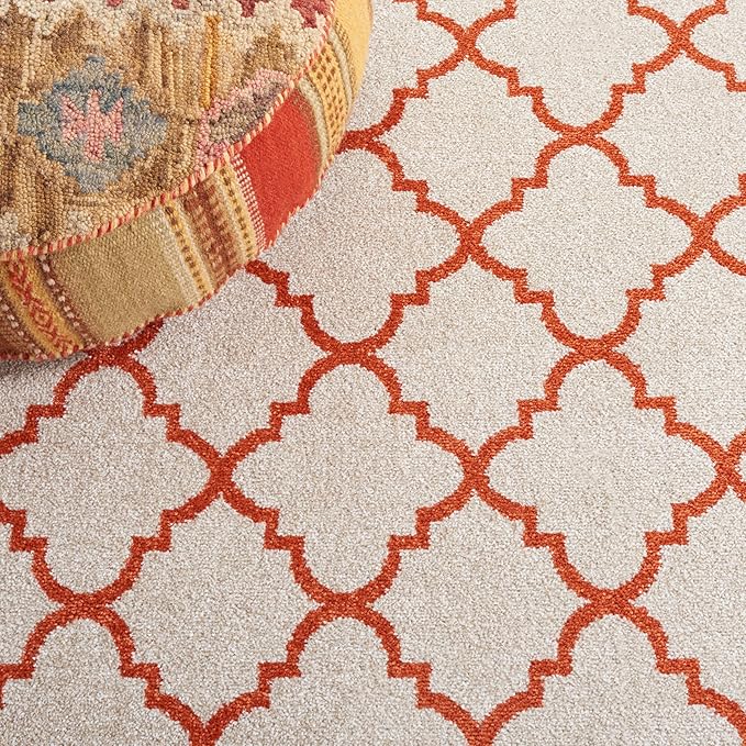 SAFAVIEH Amherst Collection Area Rug - 6' x 9', Beige & Orange, Moroccan Trellis Design, Non-Shedding & Easy Care, Ideal for High Traffic Areas in Living Room, Bedroom (AMT422F)