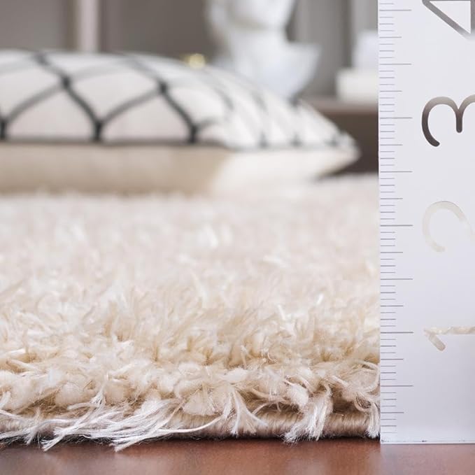 SAFAVIEH Lindsay Shag Collection Square Rug - 6'7" Square, Beige, Contemporary Design, Ideal for High Traffic Areas in Bedroom, Dining Room & Kitchen (LNS560B-7SQ)