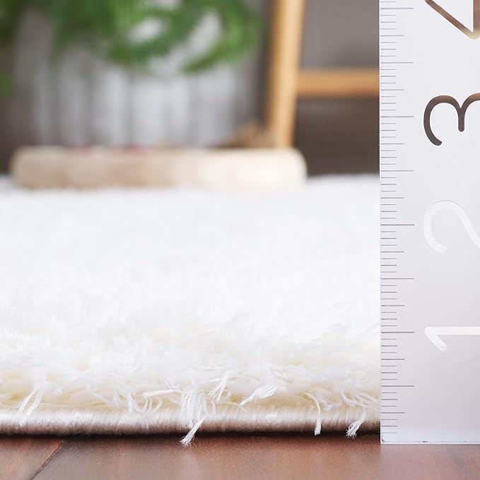 SAFAVIEH Lindsay Shag Collection Area Rug - 4' x 6', Ivory, Solid Design, Plush 1.8-inch Thick, Ideal for High Traffic Areas in Living Room, Bedroom, Dining Room (LNS560A-4)