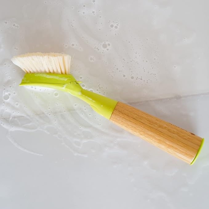 Full Circle Dish Brush Suds Up Soap Dispensing Bamboo Handle with 2-Pack Replacement Heads