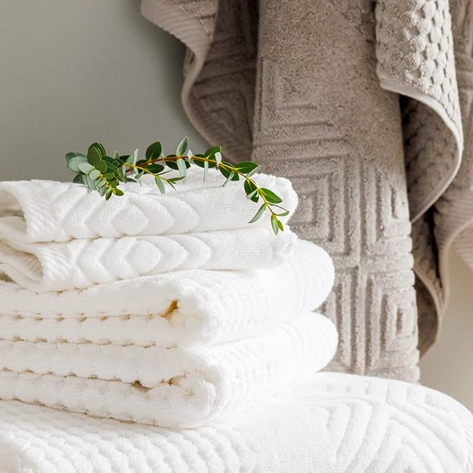 Texere 100% Organic Cotton Diamond Jacquard 700 GSM Luxury Bath Towel Sets - Ultra Soft and Absorbent Hotel and Spa Quality (Diamond, Cream, 2 Bath Towels)