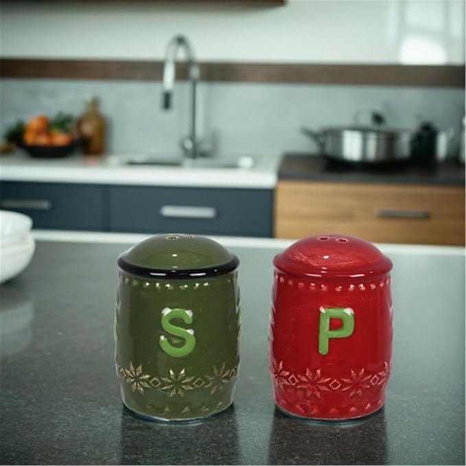 Young’s Inc Ceramic Salt Shaker, Christmas Holiday Salt and Pepper Set, Red & Green S/P Seasoning Set, Modern Kitchen Décor and Accessories, Spice Set