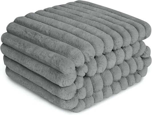 Waterproof Dog Blanket for Small Dogs, Luxury Plush Washable Cats Blankets for Couch Protection, Super Soft Calming Pet Blanket for Indoors (Grey, 25"x35")