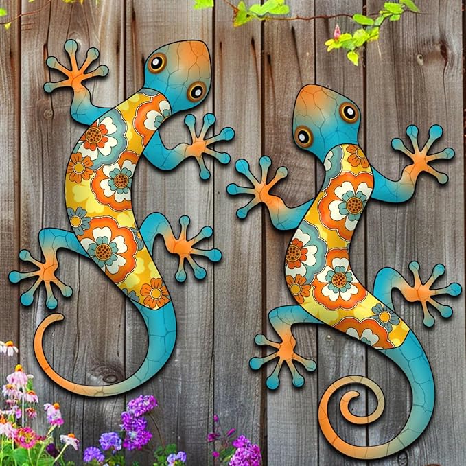 Gecko Outdoor Wall Decor, 2 Pcs 11.8 inch Metal Gecko Wall Hanging Sculpture for Indoor Outdoor, Garden Yard Fence Porch Home Tree Decorations, Idea Gifts for Mom Father Friend