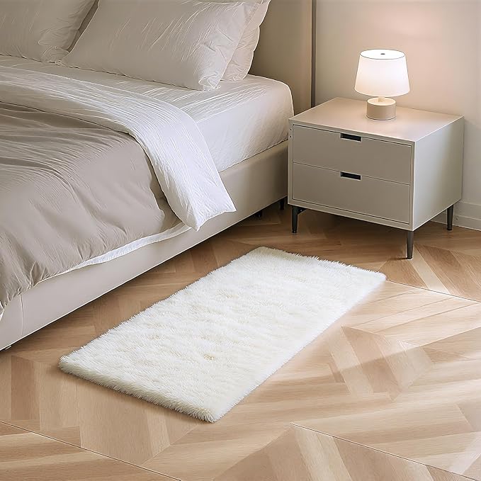 Fluffy Rug Shaggy Area Rug, White 2x4 Area Rugs for Bedroom, Small Bedside Rug, Soft Fluffy Shaggy Entryway Throw Rugs for Living Room Bedroom Kids Room Home Decor