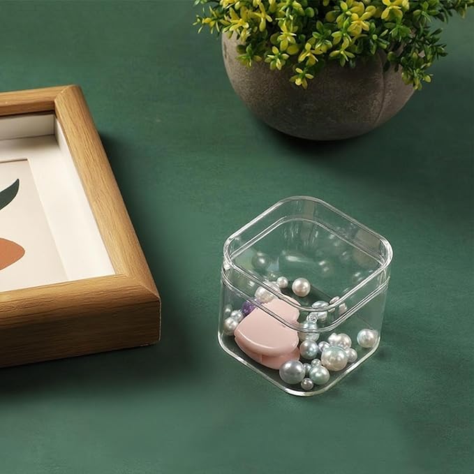 Small Acrylic Box Plastic Square Cube Clear Display Box ith Lid Acrylic Candy Boxes Storage Containers for Birthday Valentine's Day Party Favor Candy Pill and Tiny Jewelry