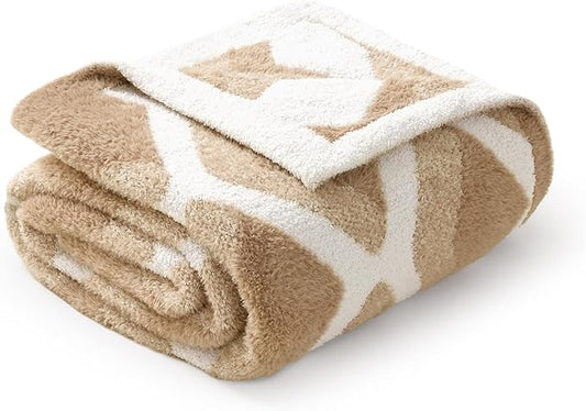 Amélie Home Knit Throw Blanket for Couch, Super Soft Fuzzy Cozy Throw, Giftable Knitted Blanket for Women Men, Birthday, Sofa Bed Living Room Decor, 50" x 60", Diamond Beige