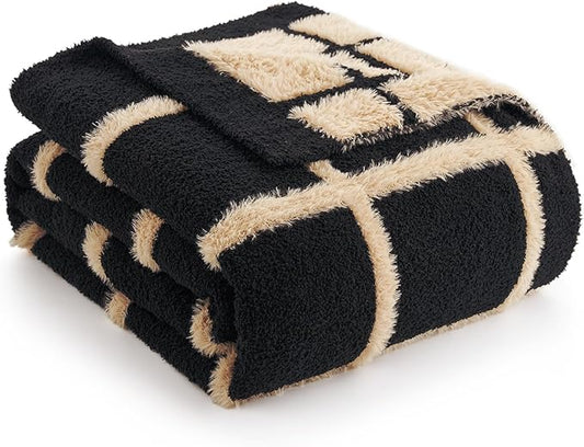 Amélie Home Checkered Knit Throw Blanket for Couch, Super Soft Fuzzy Cozy Throw, Giftable Knitted Blanket for Women Men, Birthday, Sofa Bed Living Room Decor, 50" x 60", Plaid Black