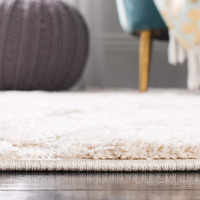 SAFAVIEH Florida Shag Collection Area Rug - 5' Round, Cream & Cream, Scroll Design, Non-Shedding & Easy to Clean, High-Low Plush Pile, Ideal for Living Room, Bedroom, Dining Space (SG455-1111)