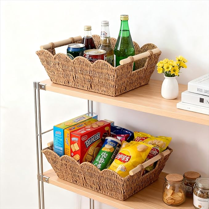 Scalloped Basket with Wooden Handle, Water Hyacinth/Seagrass/Wicker Storage Baskets, Hand Woven Baskets for Shelves,Natural Baskets for Organizing