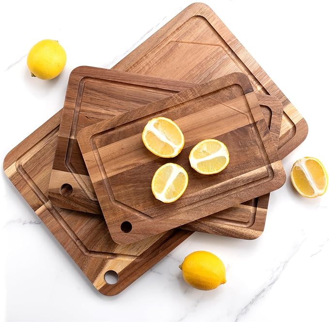 WILLKOMMEN Acacia Wood Cutting Board for Kitchen, 3-Piece Chopping Boards Set with Stand, Juice Groove, Handles & Hanging Holes, Butcher Block for Meat, Vegetables (Small, Medium, Large)