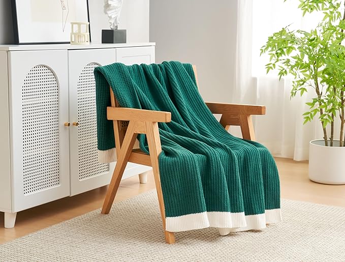 Amélie Home Chenille Throw Blanket, Soft Cozy Waffle Throw for Couch & Sofa, Warm Yet Lightweight, Breathable All-Season Throws for Women Men, Housewarming, Birthdays, 50"x60", Holly Green