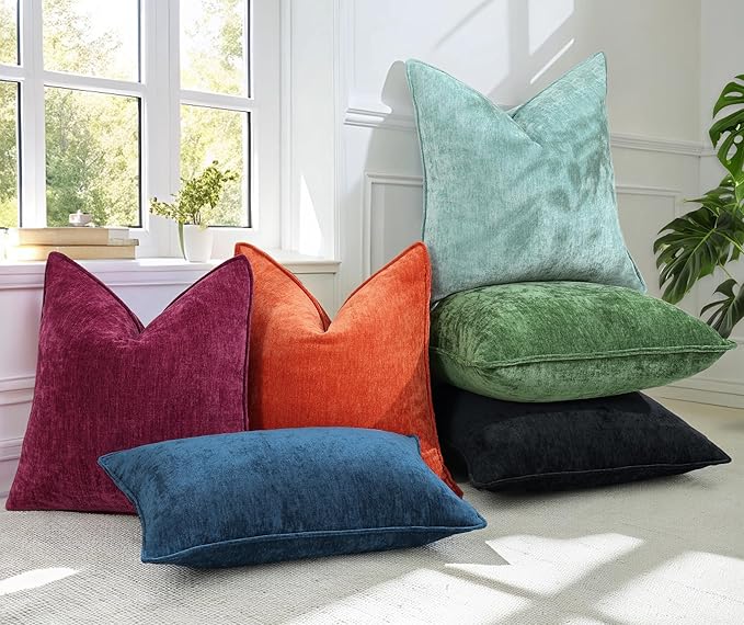 decorUhome Spring Couch Throw Pillow Covers 16x16 Set of 2, Decorative Soft Velvet Modern Cozy Chenille Pillow Cases with Elegant Design for Sofa Bed Living Room Home Decor, Moss Green