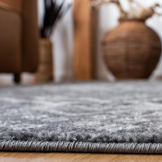 SAFAVIEH Amsterdam Collection Area Rug - 5'1" Square, Dark Grey & Light Grey, Non- Shedding & Easy to Clean, Ideal for Living Room, Bedroom, Dining Space (AMS108J)