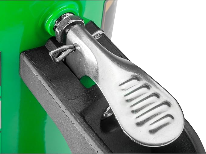 Powerbuilt 1 Quart Refillable Non-Aerosol Pressurized Sprayer for Oil, Lubricants, Degreasers - 32oz Canister with Brass Nozzles & Stainless-Steel Corrosion Resistant Inner Lining (Green) - 643101ECE