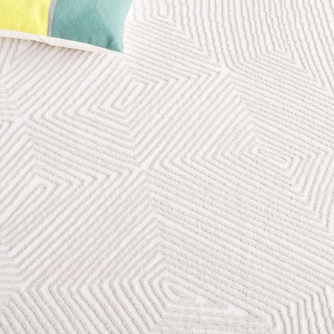 SAFAVIEH Prestige Collection Area Rug - 6' x 9', Ivory & Beige, Non-Shedding & Easy Care, Ideal for High Traffic Areas in Living Room, Bedroom, Dining (PTE120A-6)