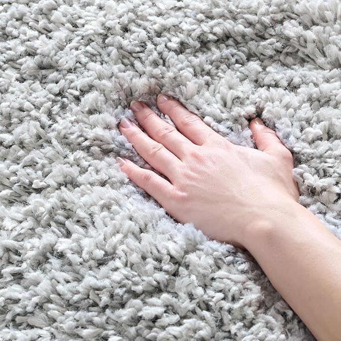 SAFAVIEH August Shag Collection Accent Rug - 3' x 5', Silver, Solid Design, Non-Shedding & Easy Care, 1.5-inch Thick Ideal for High Traffic Areas in Entryway, Living Room, Bedroom (AUG200G)