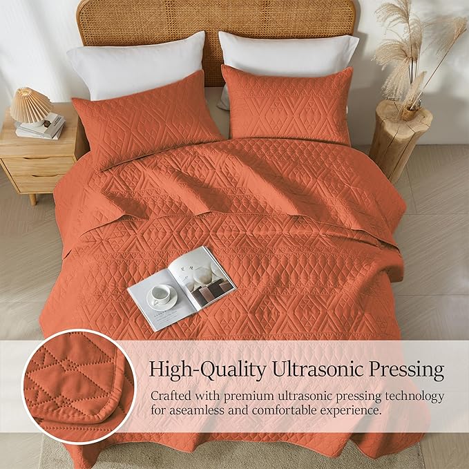 akkialla Full/Queen Size Quilt Bedding Set,Burnt Orange Lightweight Microfiber Soft Bedspread,Modern Style Geoetric Pattern Coverlet Set for All Seasons,3 Piece(1 Quilt,2 Pillow Shams)