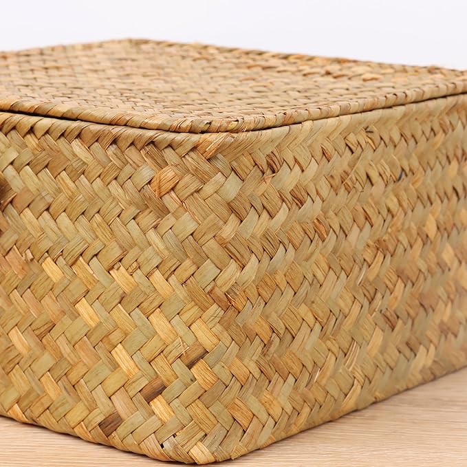 Wicker Shelf Baskets with Lid, Handwoven Seagrass Storage Basket Bins Square Gift Boxes for Shelves Home Decor Organizer (Natural, Small)