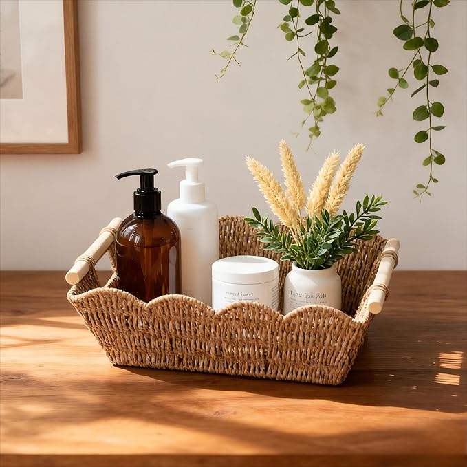 Scalloped Basket with Wooden Handle, Water Hyacinth/Seagrass/Wicker Storage Baskets, Hand Woven Baskets for Shelves,Natural Baskets for Organizing