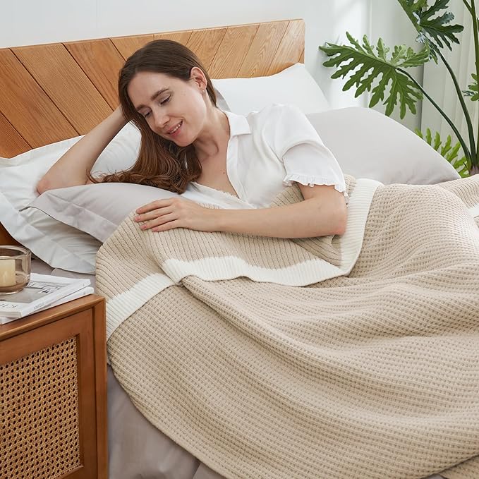 Amélie Home Chenille Throw Blanket, Soft Cozy Waffle Throw for Couch & Sofa, Warm Yet Lightweight, Breathable All-Season Throws for Women Men, Housewarming, Birthdays, 60"x80", Beige