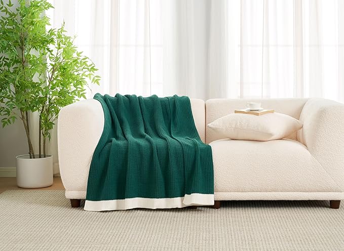 Amélie Home Chenille Throw Blanket, Soft Cozy Waffle Throw for Couch & Sofa, Warm Yet Lightweight, Breathable All-Season Throws for Women Men, Housewarming, Birthdays, 50"x60", Holly Green