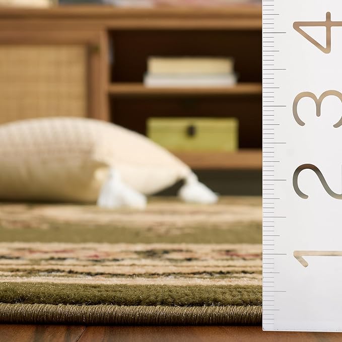 SAFAVIEH Lyndhurst Collection Area Rug - 8' x 11', Sage & Ivory, Traditional European Medallion Design, Non-Shedding & Easy Care, Ideal for High Traffic Areas in Living Room, Bedroom (LNH218B)
