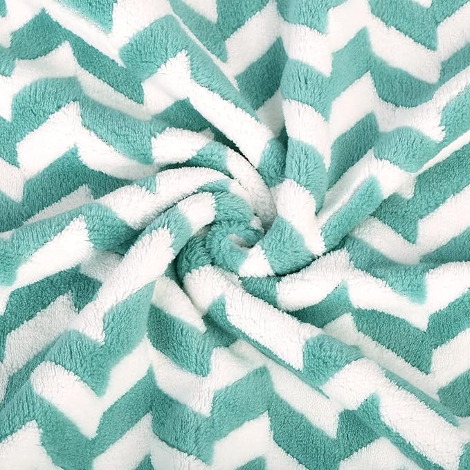 Microfiber Bath Towels, Large Bath Towel 2 Pack 30" x 60", Oversized, Soft, Super Absorbent, Fast Drying, Multipurpose for Sauna, Shower, Gym, Pool, Hair Wrap, Sport, Fitness, Yoga, Chevron Green