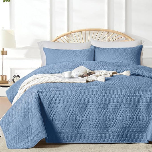 Akkialla King/Cal King Quilt Set, Boho Style in a Solid Color, Bluish Grey Lightweight Microfiber Bedspread, Soft and Breathable Coverlet for All Seasons, 3-Piece Bedding Set (1 Quilt, 2 Pillow Shams)