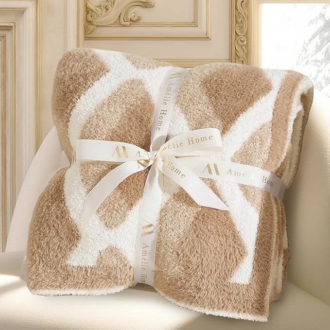Amélie Home Knit Throw Blanket for Couch, Super Soft Fuzzy Cozy Throw, Giftable Knitted Blanket for Women Men, Birthday, Sofa Bed Living Room Decor, 50" x 60", Diamond Beige