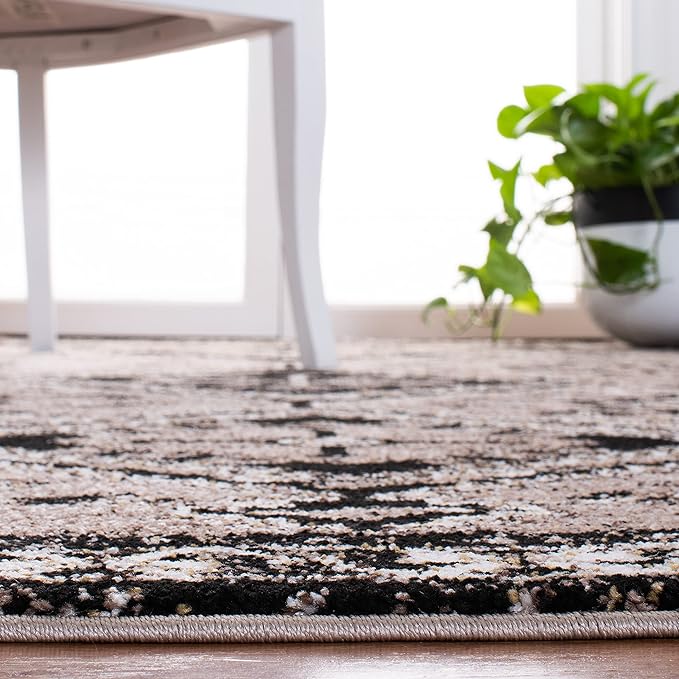 SAFAVIEH Vintage Hamadan Collection Area Rug - 9' x 12', Brown & Black, Oriental Distressed Design, Non-Shedding & Easy Care, Ideal for High Traffic Areas in Living Room, Bedroom (VTH293T)