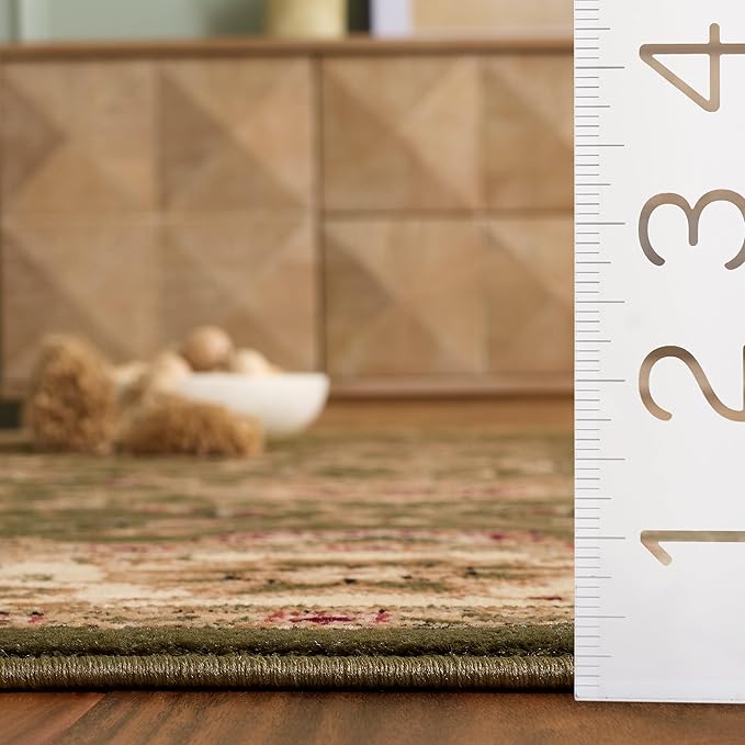 SAFAVIEH Lyndhurst Collection Accent Rug - 2'3" x 4', Sage & Ivory, Traditional Oriental Design, Non-Shedding & Easy Care, Ideal for High Traffic Areas in Entryway, Living Room, Bedroom (LNH212C)