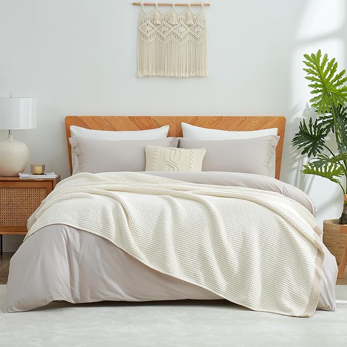 Amélie Home Chenille Throw Blanket, Soft Cozy Waffle Throw for Couch & Sofa, Warm Yet Lightweight, Breathable All-Season Throws for Women Men, Housewarming, Birthdays, 90"x90", Ivory
