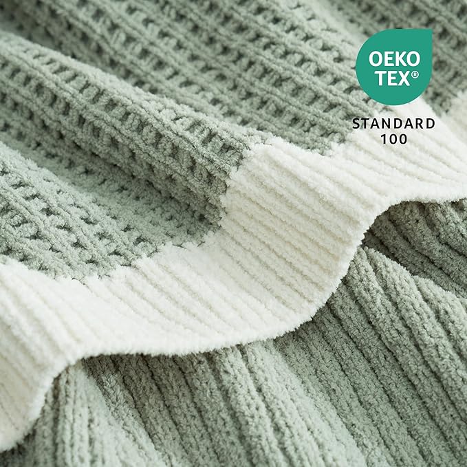Amélie Home Chenille Throw Blanket, Soft Cozy Waffle Throw for Couch & Sofa, Warm Yet Lightweight, Breathable All-Season Throws for Women Men, Housewarming, Birthdays, 50"x60", Green