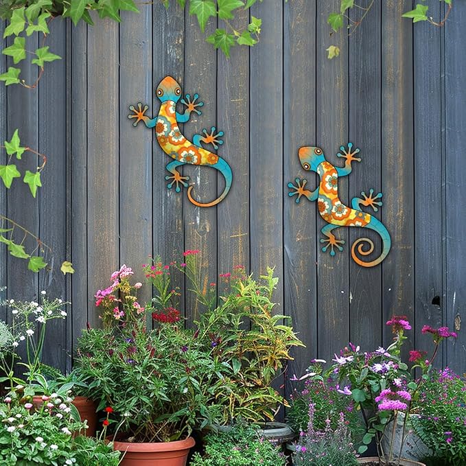 Gecko Outdoor Wall Decor, 2 Pcs 11.8 inch Metal Gecko Wall Hanging Sculpture for Indoor Outdoor, Garden Yard Fence Porch Home Tree Decorations, Idea Gifts for Mom Father Friend