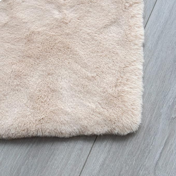 Beige Faux Sheepskin Rabbit Fur Shaggy Rugs for Bedroom Small Shag Washable Fluffy Fur Rug for Living Room Rug 2x3 Nursery Rectange Rugs