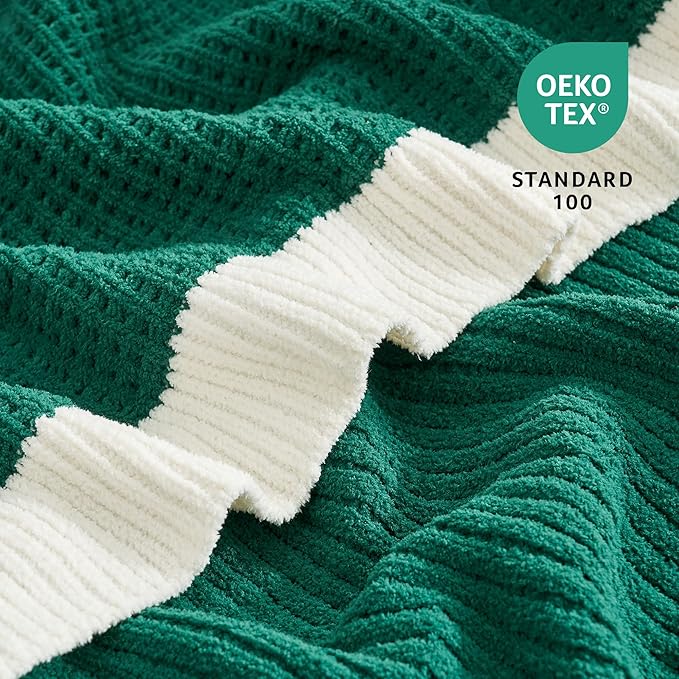 Amélie Home Chenille Throw Blanket, Soft Cozy Waffle Throw for Couch & Sofa, Warm Yet Lightweight, Breathable All-Season Throws for Women Men, Housewarming, Birthdays, 50"x60", Holly Green