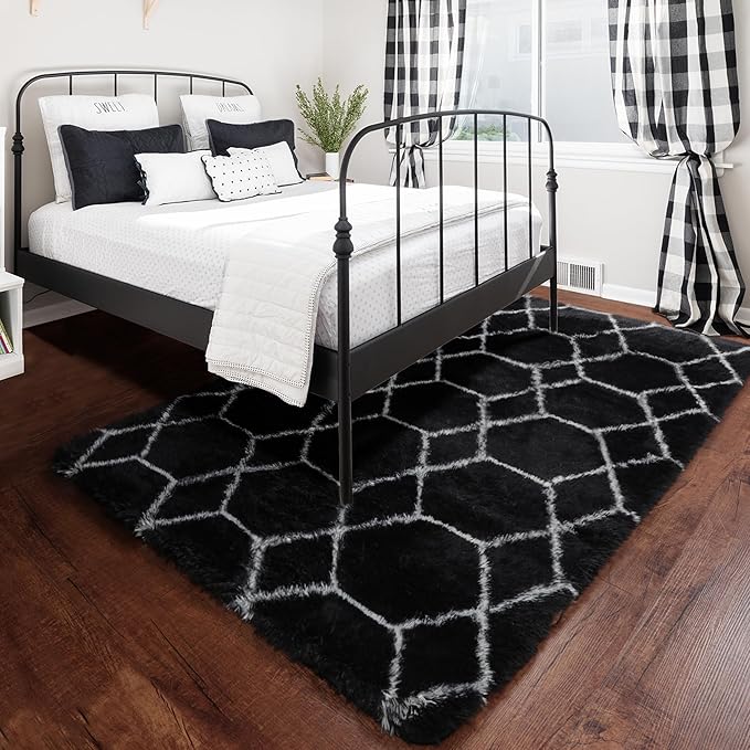 ONASAR Area Rugs for Bedroom Living Room, Fluffy 4x6 Black and White Rug, Geometric Shaggy Plush Bedside Indoor Floor Carpet for Nursery Kids Teens Girls Boys Dorm Home Office Decor