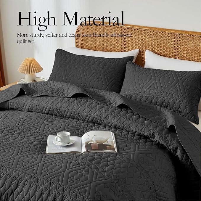 akkialla Full/Queen Size Quilt Bedding Set,Black Lightweight Microfiber Soft Bedspread,Modern Style Geoetric Pattern Coverlet Set for All Seasons,3 Piece(1 Quilt,2 Pillow Shams)