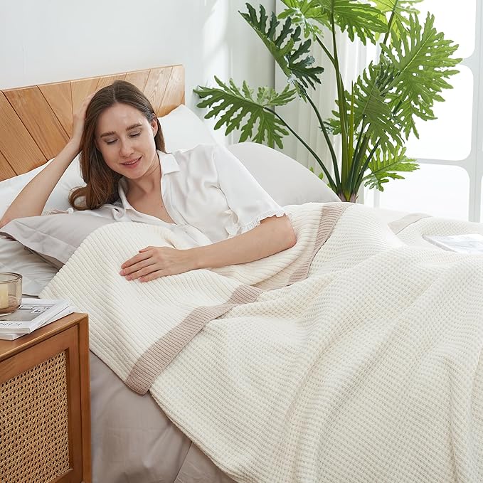 Amélie Home Chenille Throw Blanket, Soft Cozy Waffle Throw for Couch & Sofa, Warm Yet Lightweight, Breathable All-Season Throws for Women Men, Housewarming, Birthdays, 90"x90", Ivory