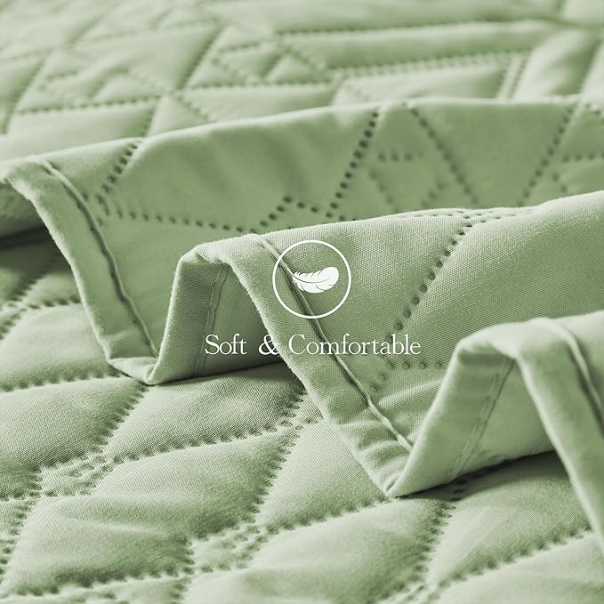 akkialla King/Cal King Size Quilt Bedding Set,Sage Green Lightweight Microfiber Soft Bedspread,Modern Style Geometric Pattern Coverlet Set for All Seasons,3 Piece(1 Quilt,2 Pillow Shams)