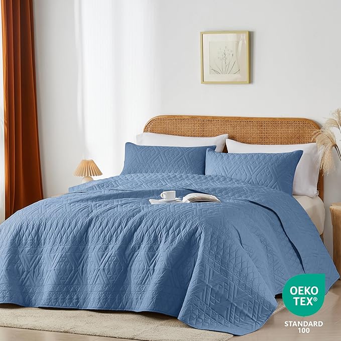 akkialla Full/Queen Quilt Set, Boho Style in a Solid Color, Bluish Grey Lightweight Microfiber Bedspread, Soft and Breathable Coverlet for All Seasons, 3-Piece Bedding Set (1 Quilt, 2 Pillow Shams)