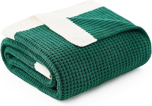 Amélie Home Chenille Throw Blanket, Soft Cozy Waffle Throw for Couch & Sofa, Warm Yet Lightweight, Breathable All-Season Throws for Women Men, Housewarming, Birthdays, 50"x60", Holly Green
