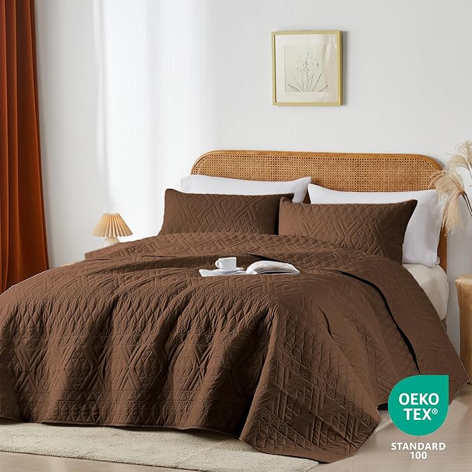 akkialla Full/Queen Size Quilt Bedding Set,Brown Lightweight Microfiber Soft Bedspread,Modern Style Geoetric Pattern Coverlet Set for All Seasons,3 Piece(1 Quilt,2 Pillow Shams)