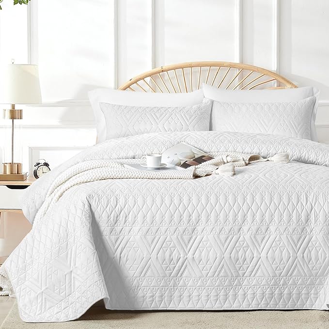 akkialla Twin Size Quilt Bedding Set,White Lightweight Microfiber Soft Bedspreads,Modern Style Geoetric Pattern Coverlet Set for All Seasons,2 Piece(1 Quilt,1Pillow Sham)