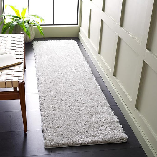 SAFAVIEH Lindsay Shag Collection Runner Rug - 8' Runner, Grey, Contemporary Design, Ideal for High Traffic Areas in Hallway, Bathroom & Kitchen (LNS560F-28)